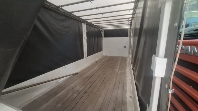 Кузов грузовой тентованный (верхняя загрузка)